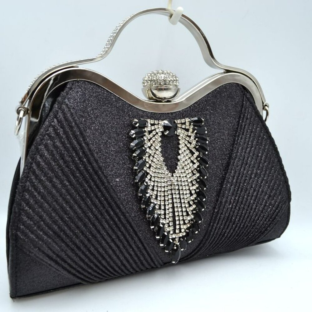 ALL EYES ON ME CLASSY BAG...
